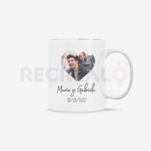 Taza con foto en forma de corazón personalizado. Recrealo en Cusco Perú